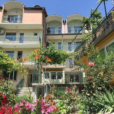 Royal Hostel Varna Eksteriør bilde