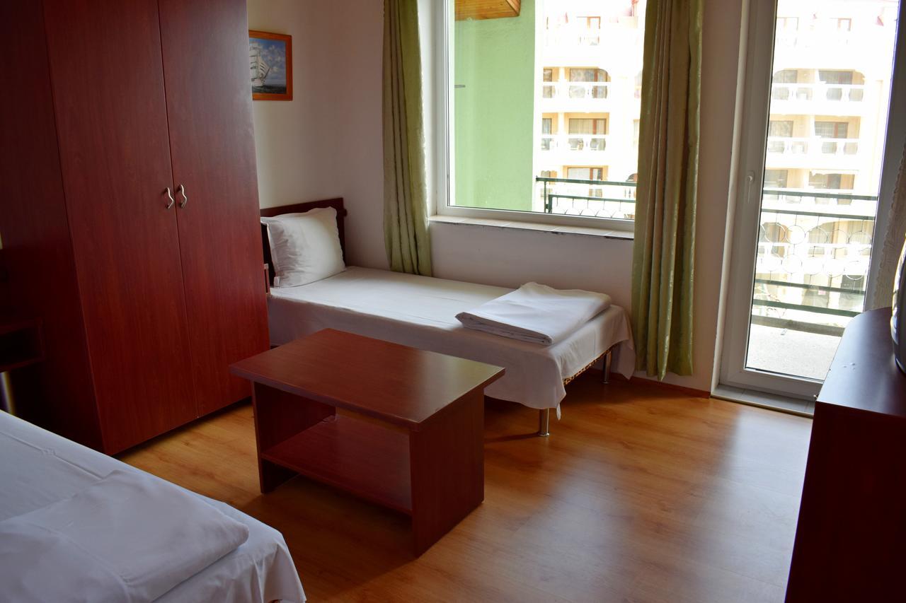 Royal Hostel Varna Eksteriør bilde
