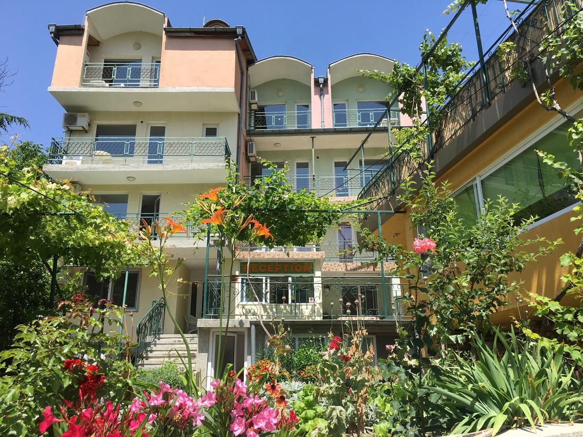 Royal Hostel Varna Eksteriør bilde
